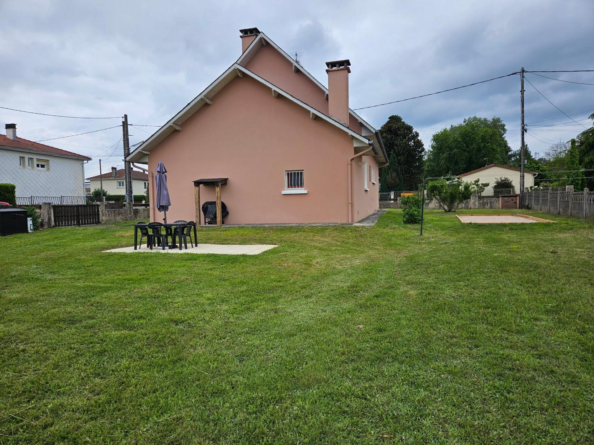 Gite La Maison Rose Lannemezan Kültér fotó